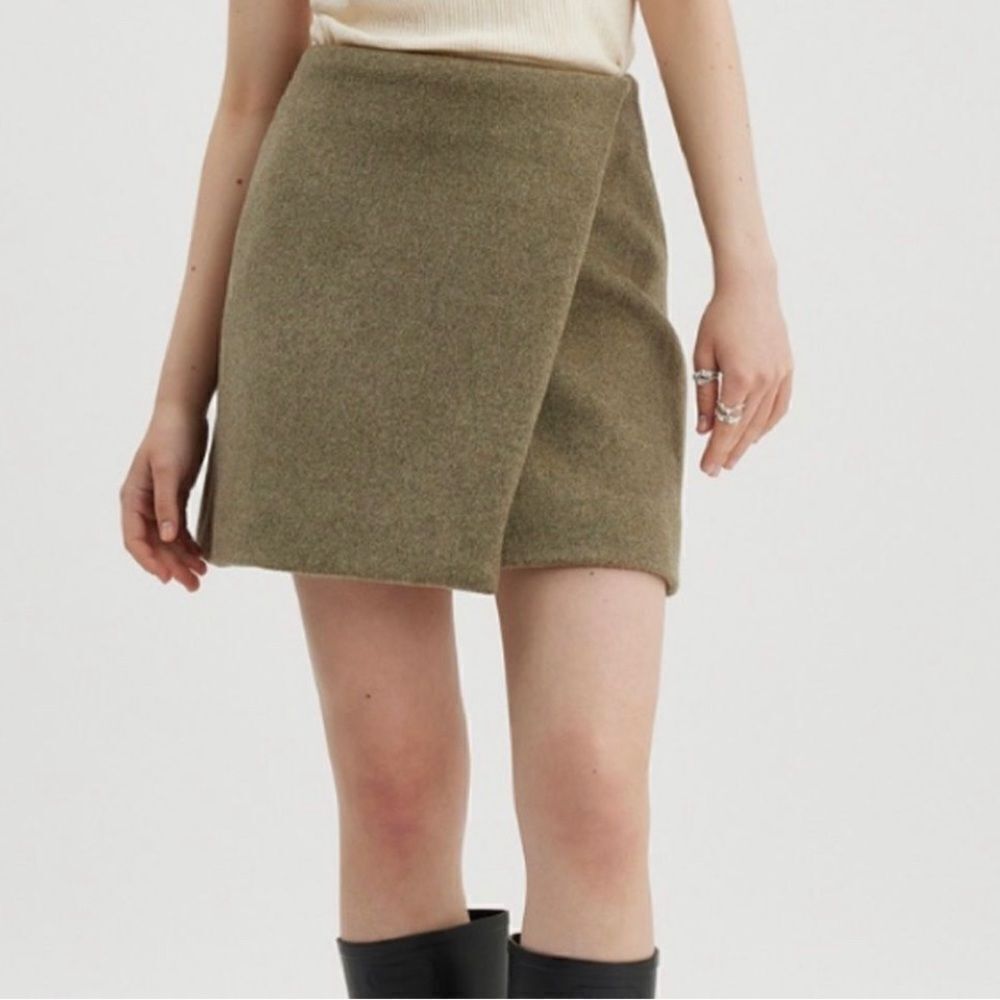 Women's wanted clothing green wool blend wrap skirt size 5